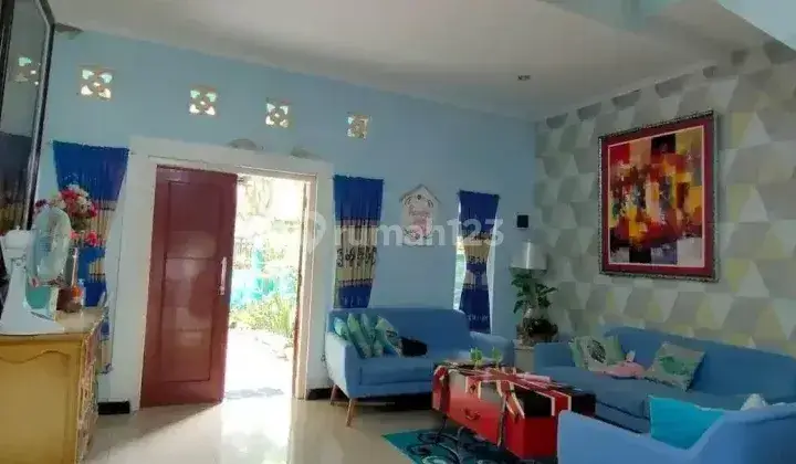 Rumah di Bukit Sari 2 Lantai SHM Bagus Semi Furnished 1