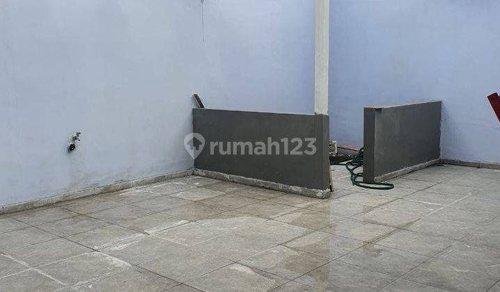 Rumah Suvarna Sutera di Jl Daru SHM Bagus 2