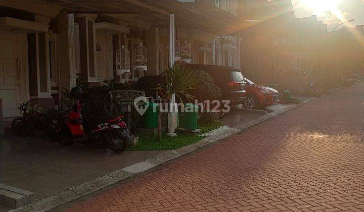 Jual Rumah 2 Lantai SHM Bagus hadap Utara di Paramount Village  1