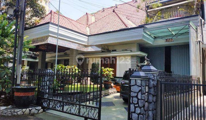 Rumah Mewah Bangunan Belanda di Sayap Dago 1