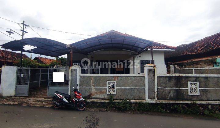 Rumah luas 605 m2  dekat Rumah Sakit Urip Sumoharjo 1