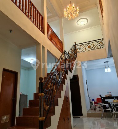 Rumah Siap Huni dan dengan Bangunan Kokoh dan Strategis @Kebayoran Lama