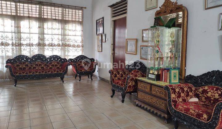 Rumah untuk usaha perhotelan atau restoran di Jalan Protokol S. Parman 1