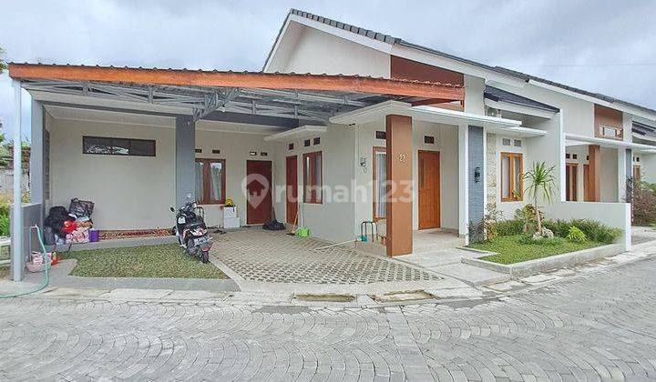 Rumah Baru Modern Cantik 12 Menit Bandara Adisucipto 1