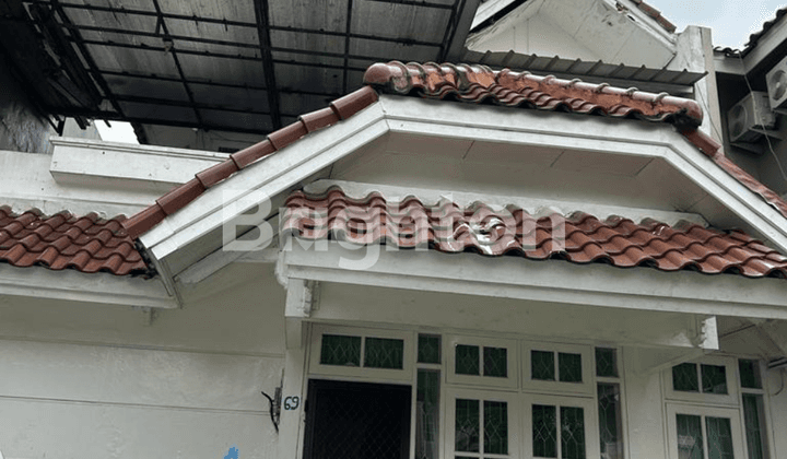 Rumah 2 Lantai nyaman dan aman di perumahan elit Taman Himalaya Lippo Karawaci Central 1