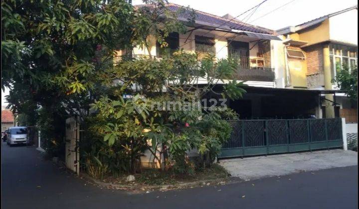 Rumah Bagus Hook Jalan Lebar 3 Mobil Di Pulomas, Jakarta Timur 2