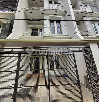 Beautiful New Minimalist House... In Tomang.. West Jakarta, Strategic Location Near Cideng, Roxy, Tanah Abang, Grogol, Tanjung Duren..Indent