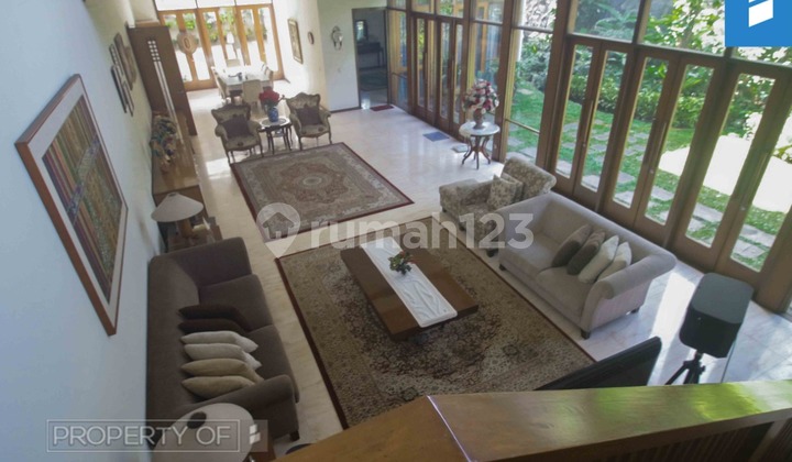 Rumah Mewah di Main Road Dago Bandung 