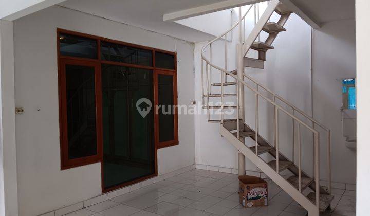 Rumah Cantik Perumahan Elit Di Jalan Peta, Bandung 1