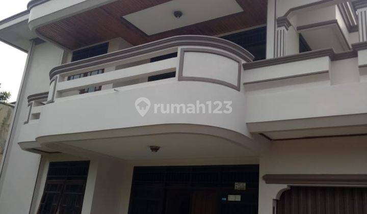 Rumah  2 lantai di Meruya Utara Kembangan 1