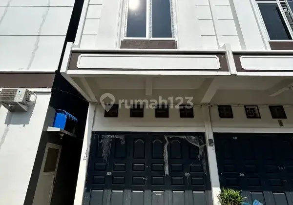 Rumah Townhouse 2.5 Lantai Daerah Pancing 1