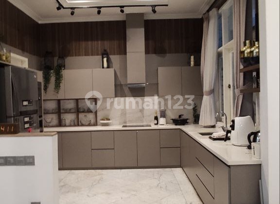 Dijual rumah eksklusif area Menteng jakpus Dijual rumah eksklusif area Menteng jakpus