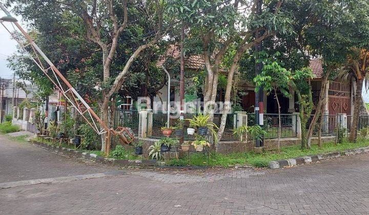 Rumah Hook luas di kawasan perumahan Tidar  Kota Malang 1