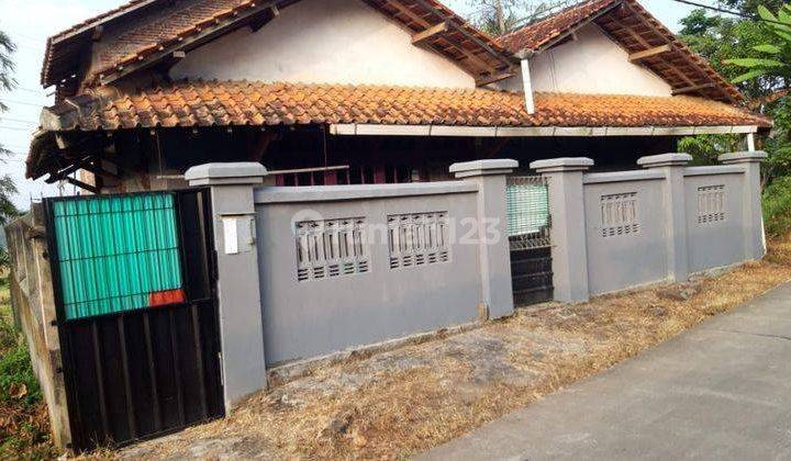 Rumah Bawen Jatisari Strategis Pinggir Jalan Bangunan Masih Kokoh 1