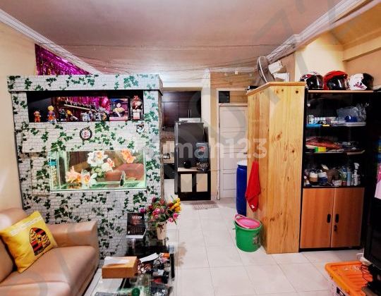 Rumah rapi terawat. Tinggal bawa koper. Siap huni. Rumah rapi terawat. Tinggal bawa koper. Siap huni.