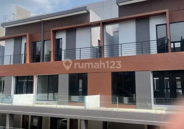 Rumah Komolek Givency One Kondisi Kosong 1