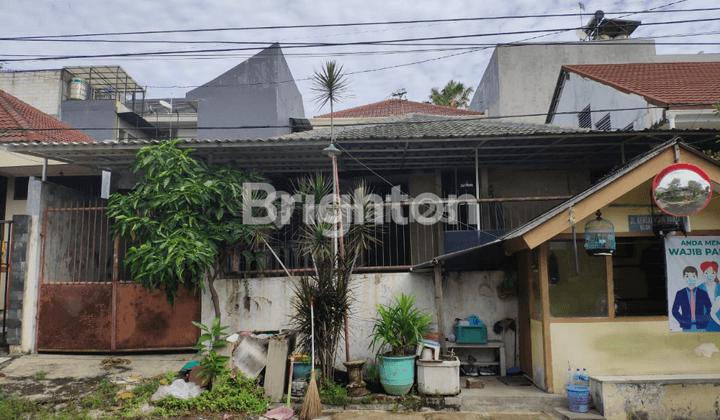 RUMAH STRATEGIS (HITUNG TANAH), dekat Ciputra Word, daerah Kriskencana Sari Barat 1