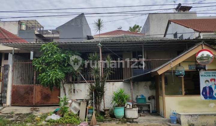 Rumah Kris Kencana Hitung Tanah Dekat Ciputra World Mayjend