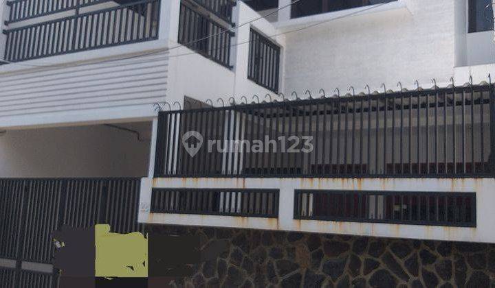 Rumah 2lti bagus siap huni SHM Rawamangun jaktim Selatan   1