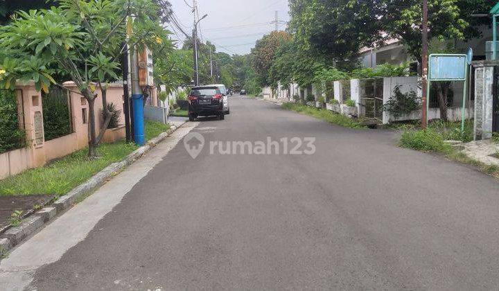 Rumah lama  420mtr Shm Perum rw mangun jaktim hdp timur Jln 3 mbl 2