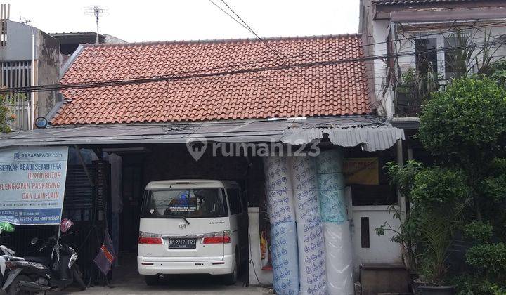 Rumah pinggir jalan tuk cari duit ramai di klender  cocok tuk  usaha kuliner praktek dokter tempat bimbel dll menguntungkan  1