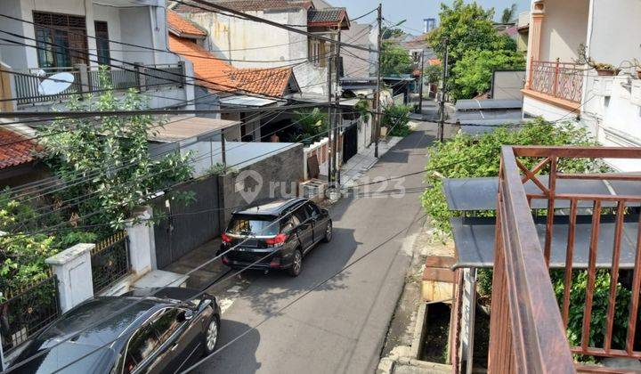 Rumah sh.  siap huni tanpa renovasi di pondok  kelapa 2