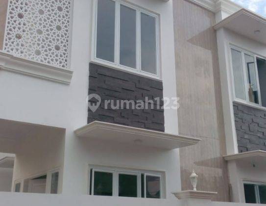 Rumah baru modern style strategis di pondok gede jati waringin siap huni 1