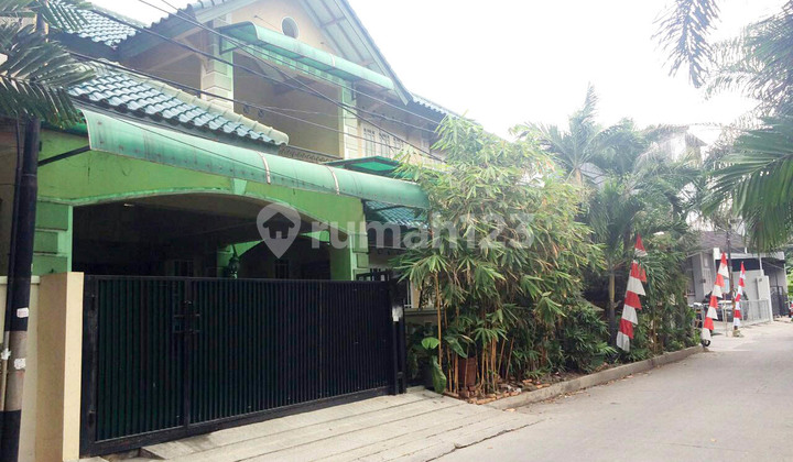 Rumah Hoek Raya, BCS Kelapa Gading Luas 323m2