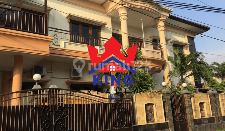 Rumah 2 Lantai Bagus Sertifikat Hak Milik di Semarang Selatan, Semarang 1