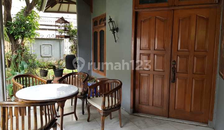RUMAH HOEK, DEPAN TAMAN DI TEBET BARAT 2