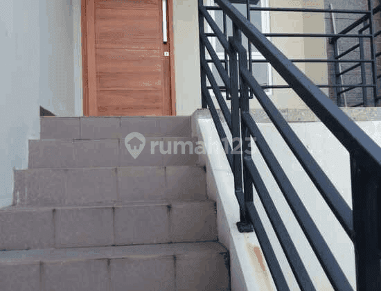 Rumah Baru Minimalis Di Kawasan Elite Budi Sari 2