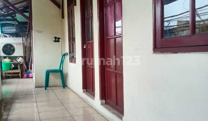 Rumah 2 Lantai dan Lokasi Strategis @Kebayoran Lama