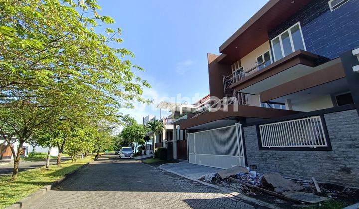 Rumah baru 2 lantai jalan kembar boulevard araya golf malang 2