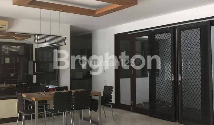 Dijual Rumah Isen Langka, Konsep Villa Ada Pool 2