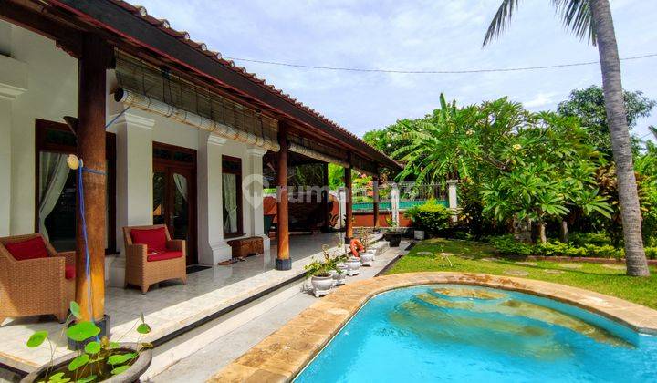 A STUNNING VILLA LOCATED IN THE HEART OF KALIBUKBUK LOVINA 1