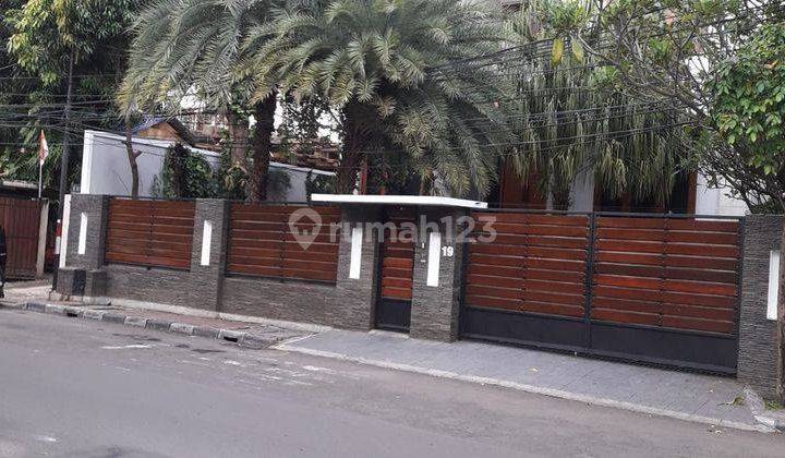 Rumah 2 Lantai di Menteng Dekat Masjid Sunda Kelapa Turun Harga 2