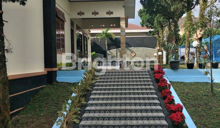 VILLA CANTIK, SEJUK DAN PEMANDANGAN HIJAU DI TAWANGMANGU 1