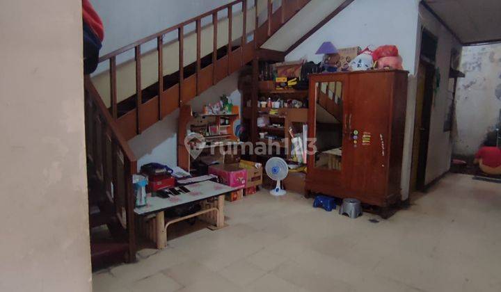 Rumah 1,5 lantai perlu renovasi , Harga Nego di Duri Kepa Jakarta Barat 2