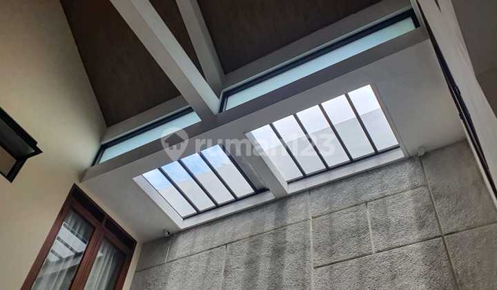 Rumah Bagus Design Ala Villa Posisi Hoek Sektor 9, Bintaro 2