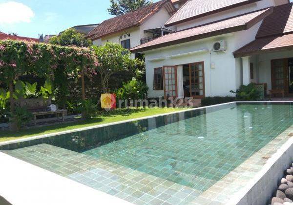 Villa For Sale at Taman Giri Close to Bypass Ngurah Rai Road 1