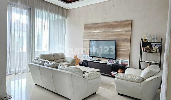 Singgasana Pradana Luxurious Good House Ready to Live In Singgasana Pradana Luxurious Good House Ready to Live In