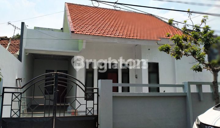 Ready-to-live minimalist house in Rungkut Harapan