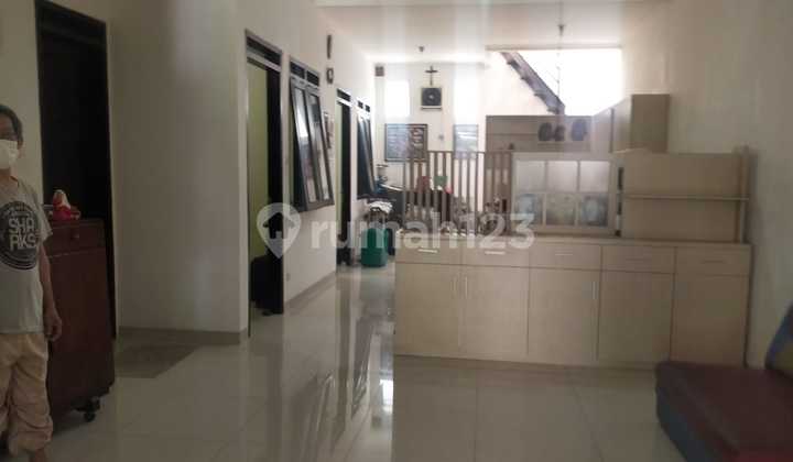 House Within a Cluster Front in Batununggal Bandung 2