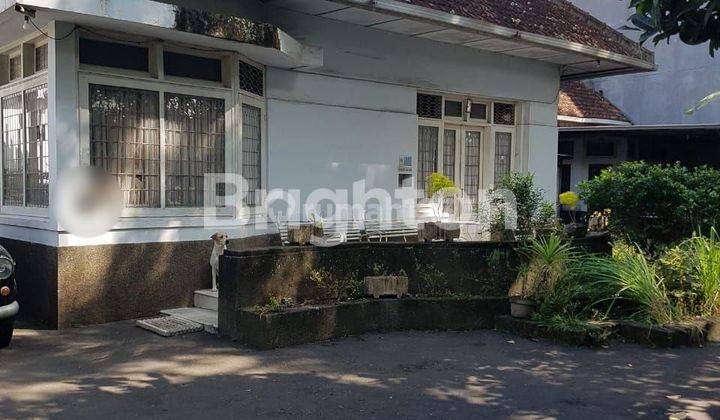 Rumah kawasan prestigious bergengsi  di jalan raya ijen klojen kota malang 1