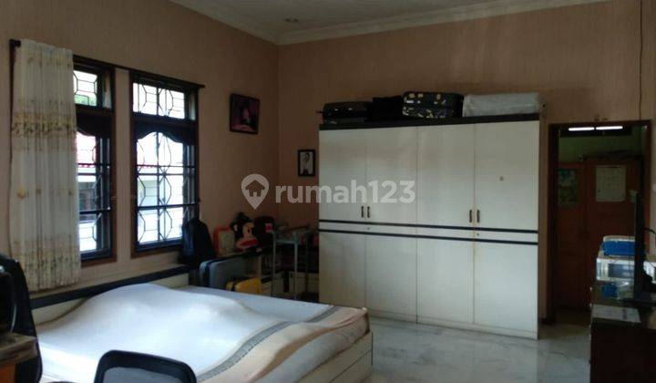 RUMAH HOOK MANYAR KERTOARJO 15X76METER 2 LANTAI ADA 5KAMAR HADAP UTARA TIMUR 2