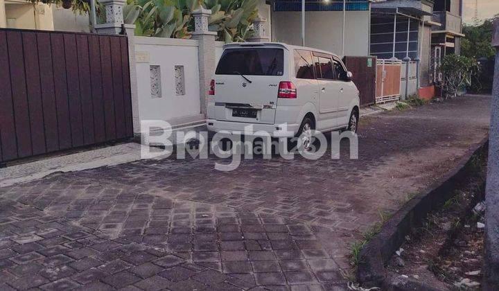 RUMAH CANTIK DI KOMPLEKS PERUMAHAN ASRI UNGASAN 1