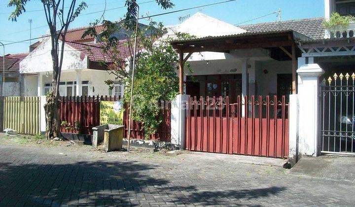 Rumah di Kutisari Indah Utara, Bagus + Terawat, Row Jalan Lebar 1