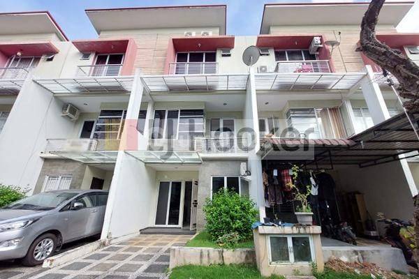 Townhouse Central Sukajadi 3 Lantai Siap Pakai 1