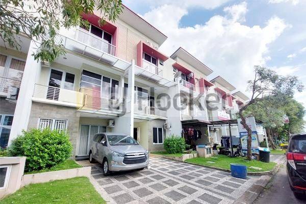 Townhouse Central Sukajadi 3 Lantai Siap Pakai 2