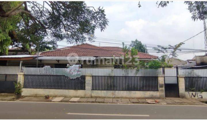 For Sale: Spacious Yard House in South Jakarta